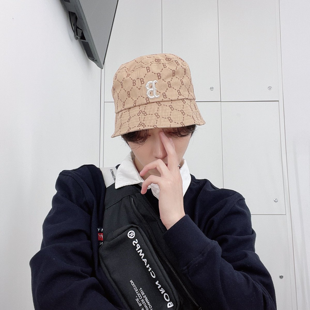 MYst_member's tweet photo. [#우진] 
날씨가 많이 풀렸지만 그래도 감기쓰조심😷💜
(Feat.힙쿠란보)
#MYst #마이스트 #Woojin https://t.co/Gfhp0kWnK3