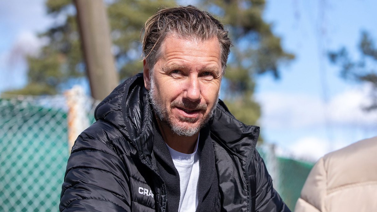 hammarbyfotboll's tweet image. I går återsamlades herrtruppen på Årsta IP - det är dags att dra igång försäsongen 2021. Jesper Jansson berättar mer här ⤵️ 

 hammarbyfotboll.se/aktuellt/nyhet…

Dessutom - tre nya ansikten i ledarstaben. Vilka det är får du reda på här 👇 

hammarbyfotboll.se/aktuellt/nyhet…