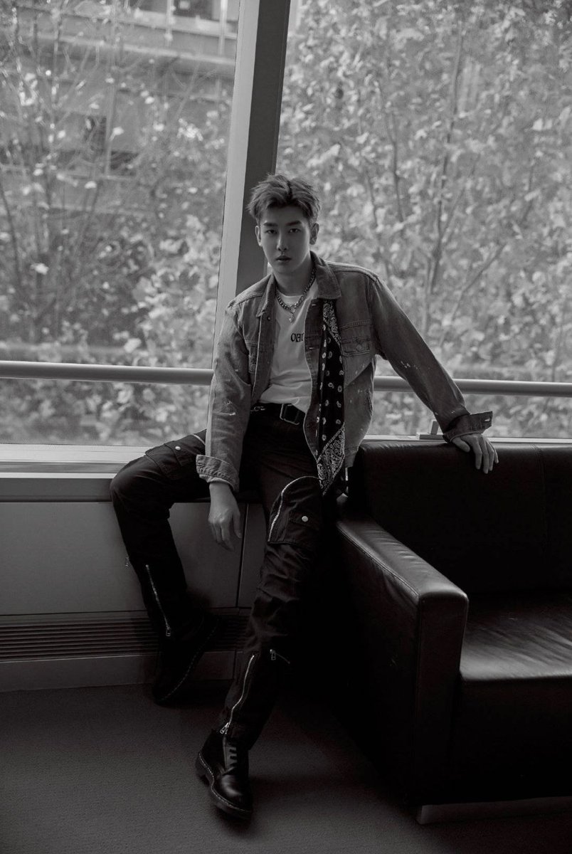 hourly zhou yixuan (@hourlyixuan) on Twitter photo 