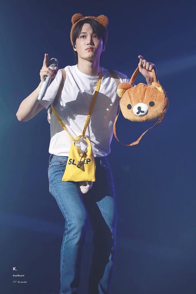 jongdaekm's tweet photo. please. inget umur. watch your step 
hbd @zkdlinjk https://t.co/SI9PXewY51