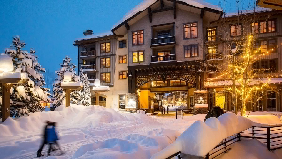 California has lifted the Regional Stay Home Order for the Greater Sacramento region. Great new for @SquawCreek and The Village at Squaw Valley Lodging is accepting reservations for leisure stays beginning January 13, 2021 squawalpine.com/what-to-expect… #SquawValley #skiing