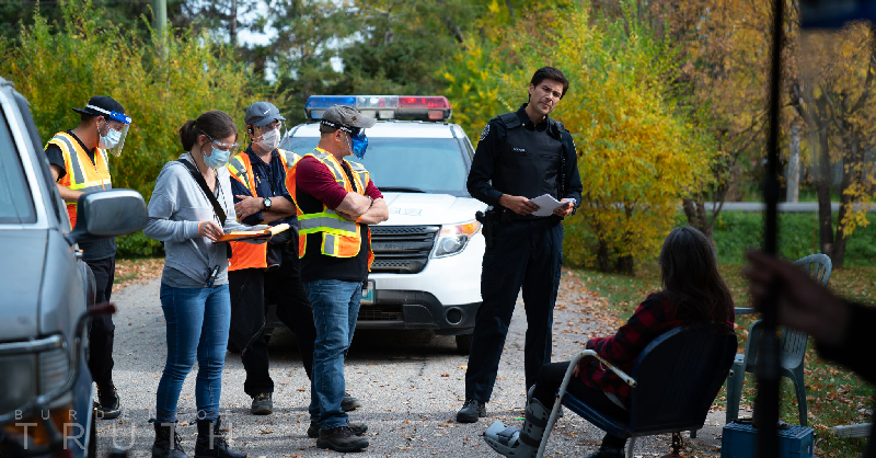 EagleVisionCa's tweet photo. PT 1: The Burden of Truth family - the best in the biz! 🎬Season Premiere JAN 28 on CBC TV &amp; @cbcgem! 📷: Shauna Townley
@MsKristinKreuk @Peter_Mooney_  @bmeegwun @axrrow  @brynngodenir @eOne_TV @tvburdenoftruth
#burdenoftruth #kristinkreuk #season4 #behindthescenes #onset