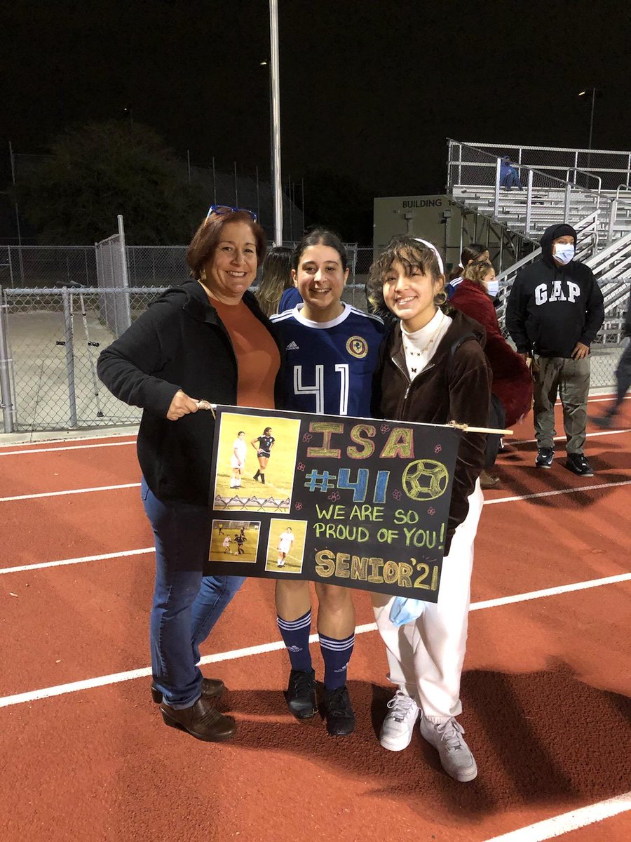 To an awesome Senior! Congrats Isa!