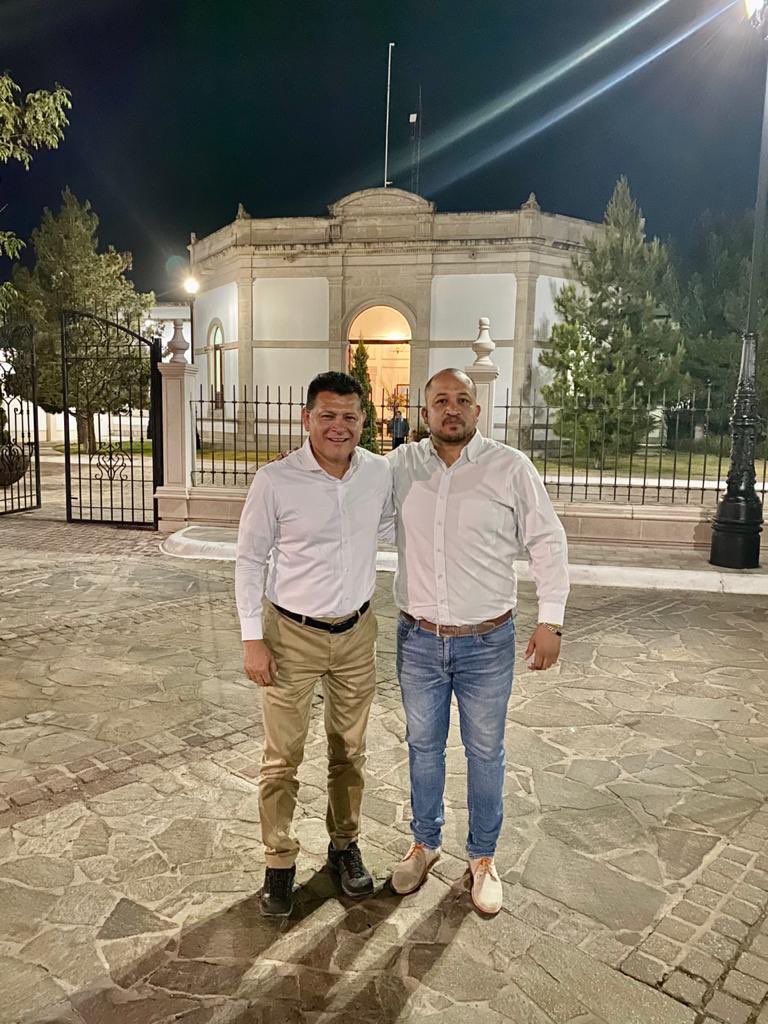 Tomasgloria's tweet photo. Agradezco a @gerardo_vs dirigente @PVEMDurango por la confianza, instalamos a @favsebb campo verde Durango; De la mano de @CarlosPuenteZAC @ArturoEsc @karencastrejon_ @partidoverdemex por un campo próspero; estamos en acción y vamos firmes. https://t.co/XIarZrc47N