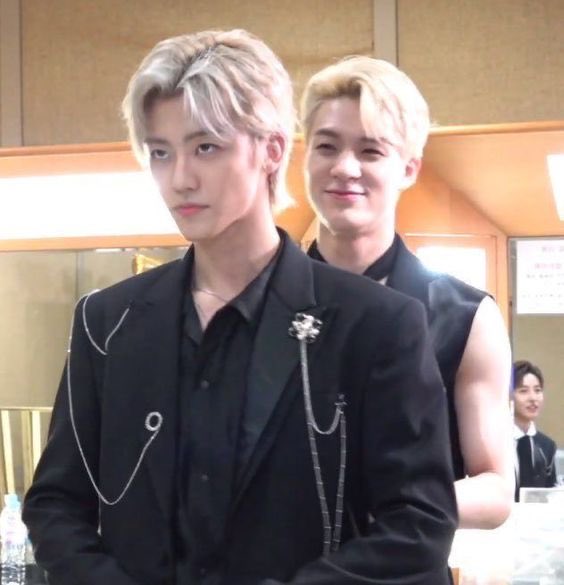 🦋 (@dearmoony_) on Twitter photo 