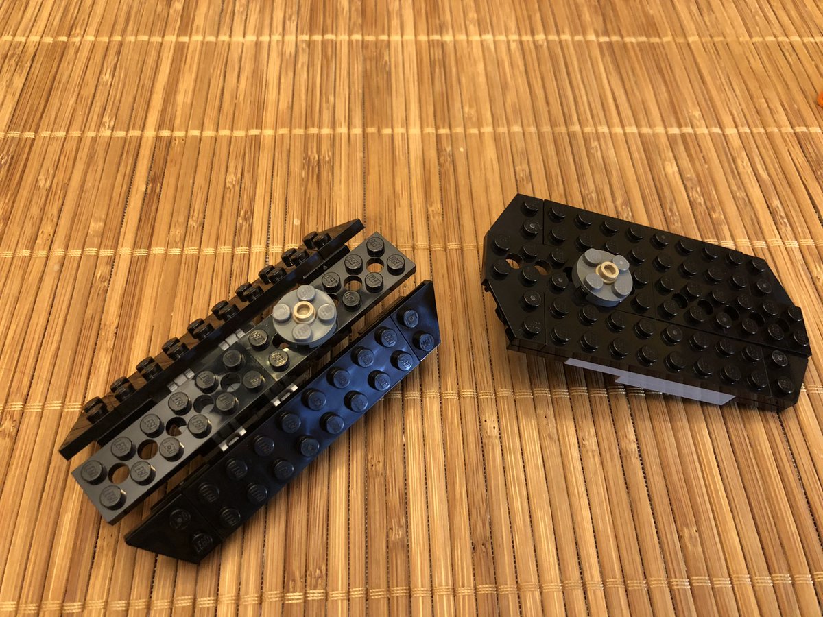 The last bit of the body is the entry hatch on top. Then we need to build the wings. Note that the hinged pieces should be offset, not centered like in the second photo, otherwise the posts won’t go through the wing.  #LEGO  