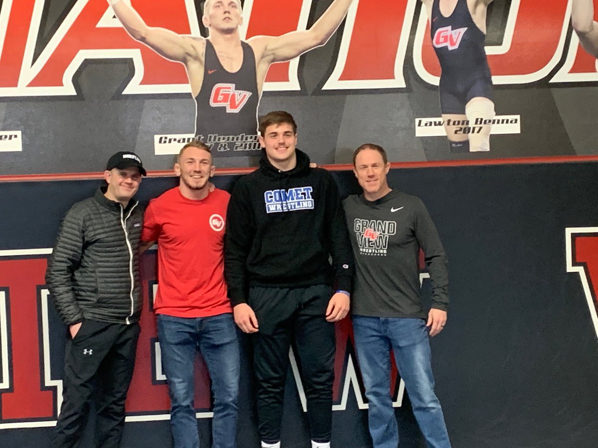 I would like to formally announce that I am jumping on the Grand View wrestling bandwagon! Congratulations ⁦<a href="/Kobe28781210/">Kobe</a>⁩