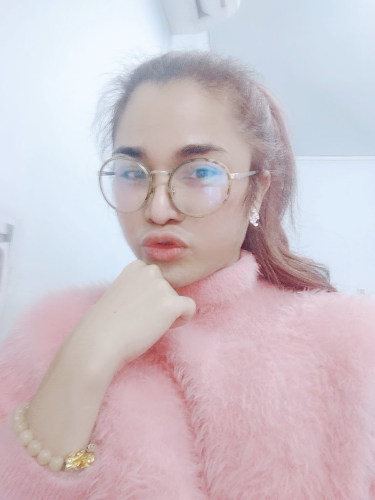 Pachada13's tweet photo. หนาวแปปสักพักร้อน แต่กอดเราอบอุ่นนะ กอดกันปะ🍂🍁🍁💋 https://t.co/BH9v4Uoqmw