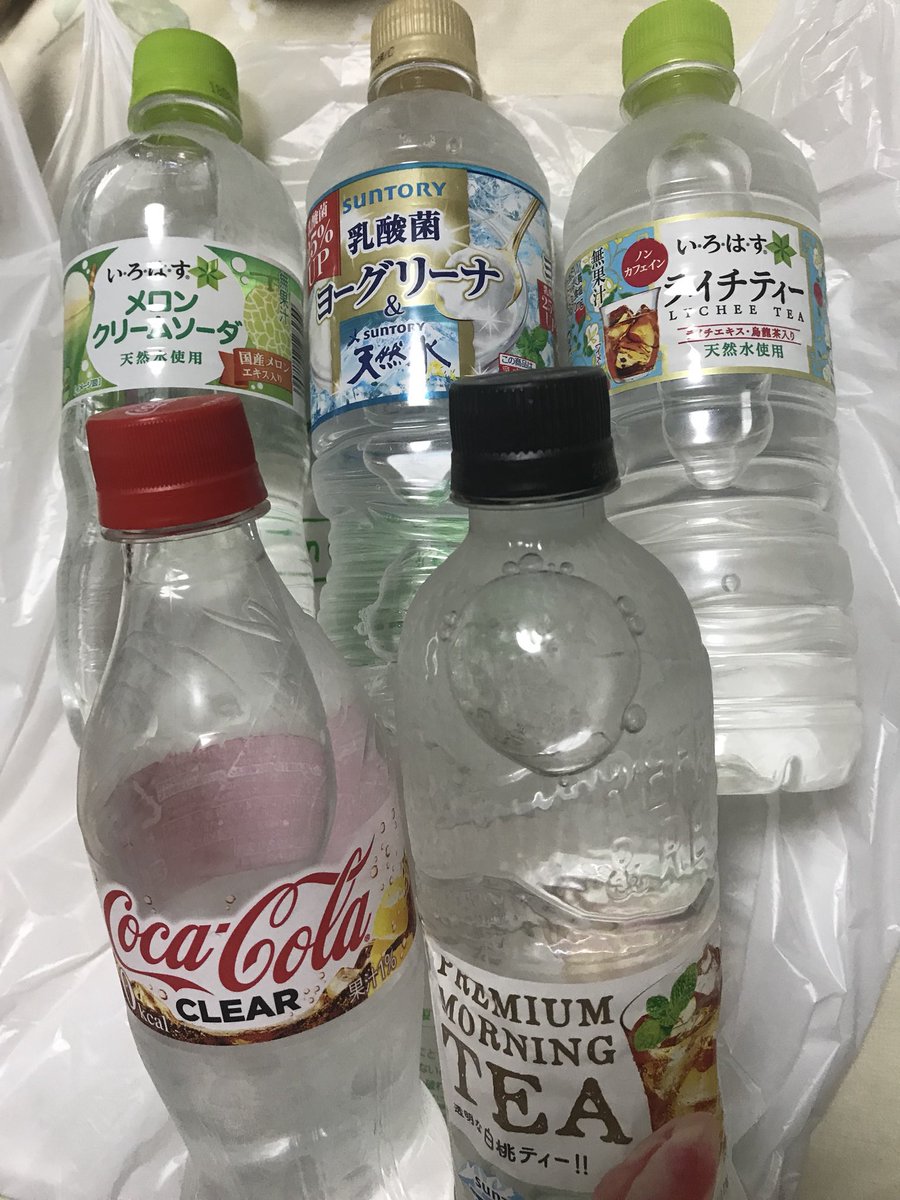 ラテ系はマジでイカれてる 2 3年前に日本の飲料メーカーがお茶やコーヒーを透明にすることに心血を注いでいた狂気の時代は一体なんだったのか Togetter