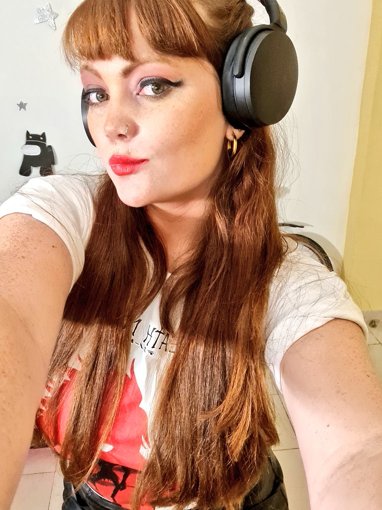 Rubikcutee's tweet photo. Graciasss por acompañarme hoy chiquitossss y por darme ánimos para seguir 💋💋💋❤ Los Amoooo muchoO!
👁👁¿Les gustó mi #outfit de hoy?💣🔥
#chicacool #intentodemodelo #like #streamer #buenasnoches #gracias #goodnight #GoodNightTwitterWorld #twitchtv #twitchchannel #twitchgamer https://t.co/OOiEGeLmSU