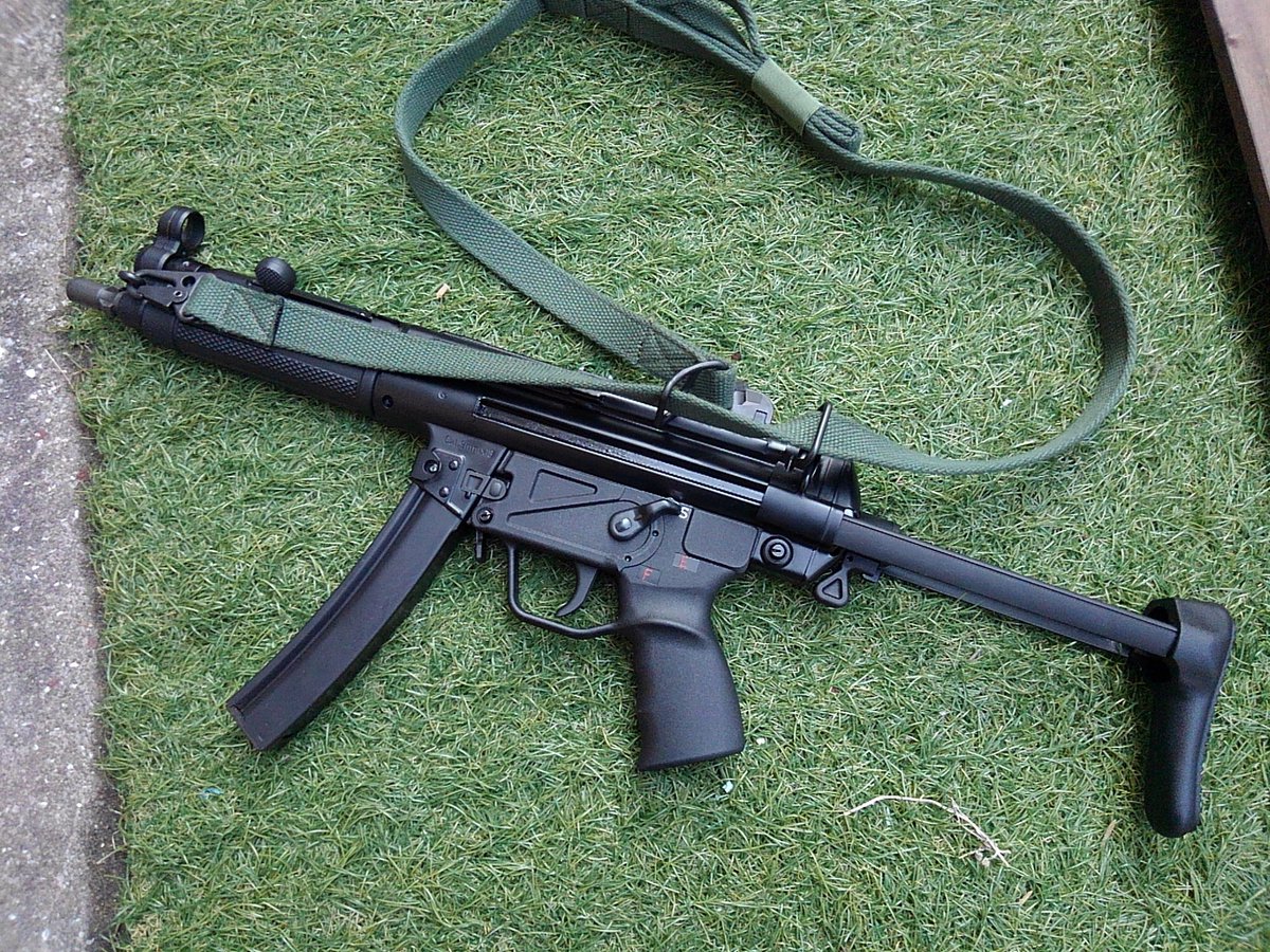 gomihiroi_arai's tweet photo. うーん🤔かっちょいいのだ!
#MP5A3 #MP5 #Hk #VFC https://t.co/2Wm0IrPXp6