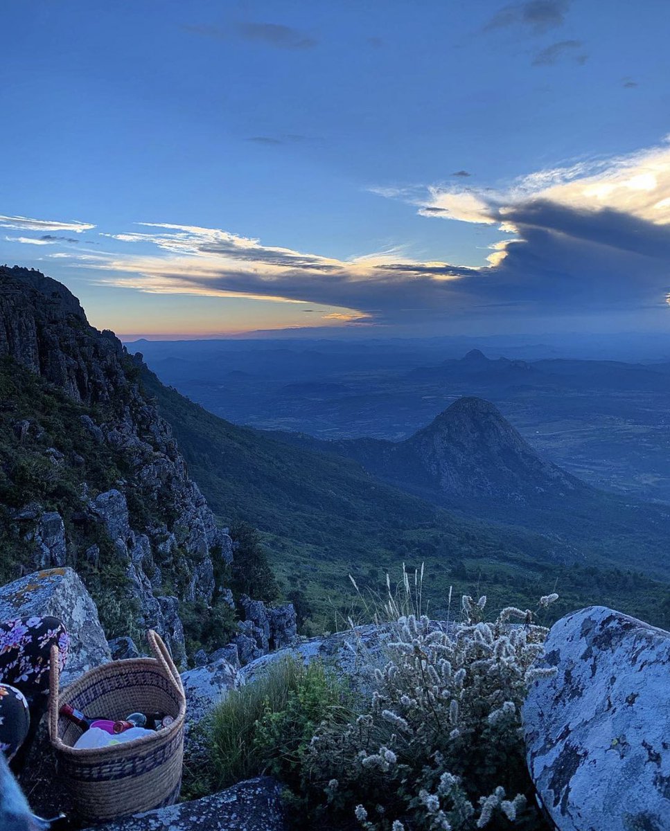 umzamocapital's tweet photo. World's View in Nyanga, Zimbabwe

📸 IG Yarahanssen

#VisitManicaland #Nyanga #WorldsView #VisitZimbabwe #TravelZimbabwe #Manicaland #Zimbabwe https://t.co/pSi19cFeFL