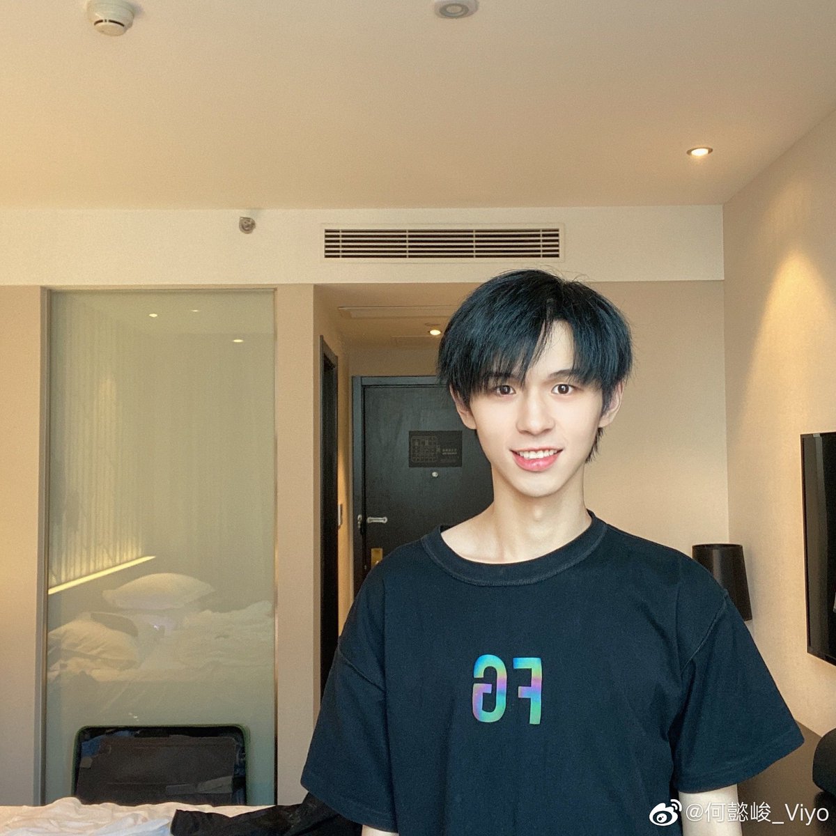 何懿峻- he yijun- 2000.11.06- from zhejiang- went to beijing contemporary music academy- under jaywalk newjoy- placed 47th in snzm #何懿峻  #创造营2021  #Chuang2021  #创4  #ProduceCamp2021