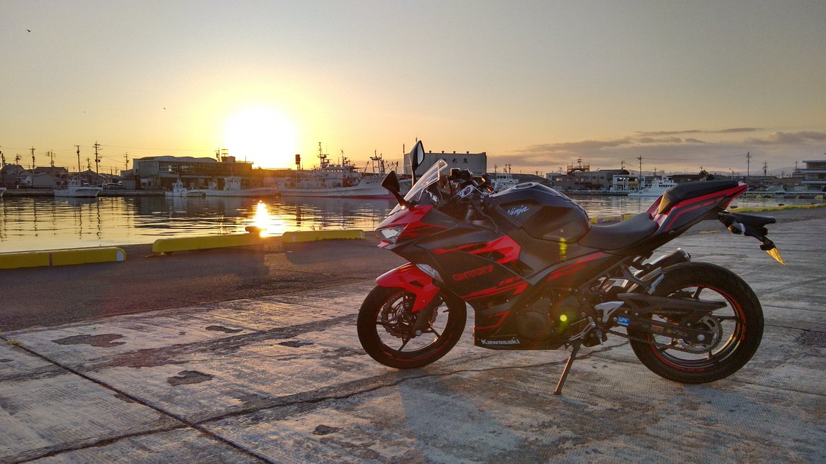 rambletomtom's tweet photo. もはや駆け出しではなくバイク垢ですらないのでリニューアル( ´_ゝ`)

①静かな岡に棲むオジサン、サバゲチームの代表らしいよ( ´_ゝ`)
②赤いけど３倍速いわけでもなく法廷速度で堪え忍ぶ者( ´_ゝ`)
③よく銀行か役場の人と間違えられるよ( ´_ゝ`)
④たまに河原で目撃情報が上がるよ( ´_ゝ`) https://t.co/PURH5rWox3