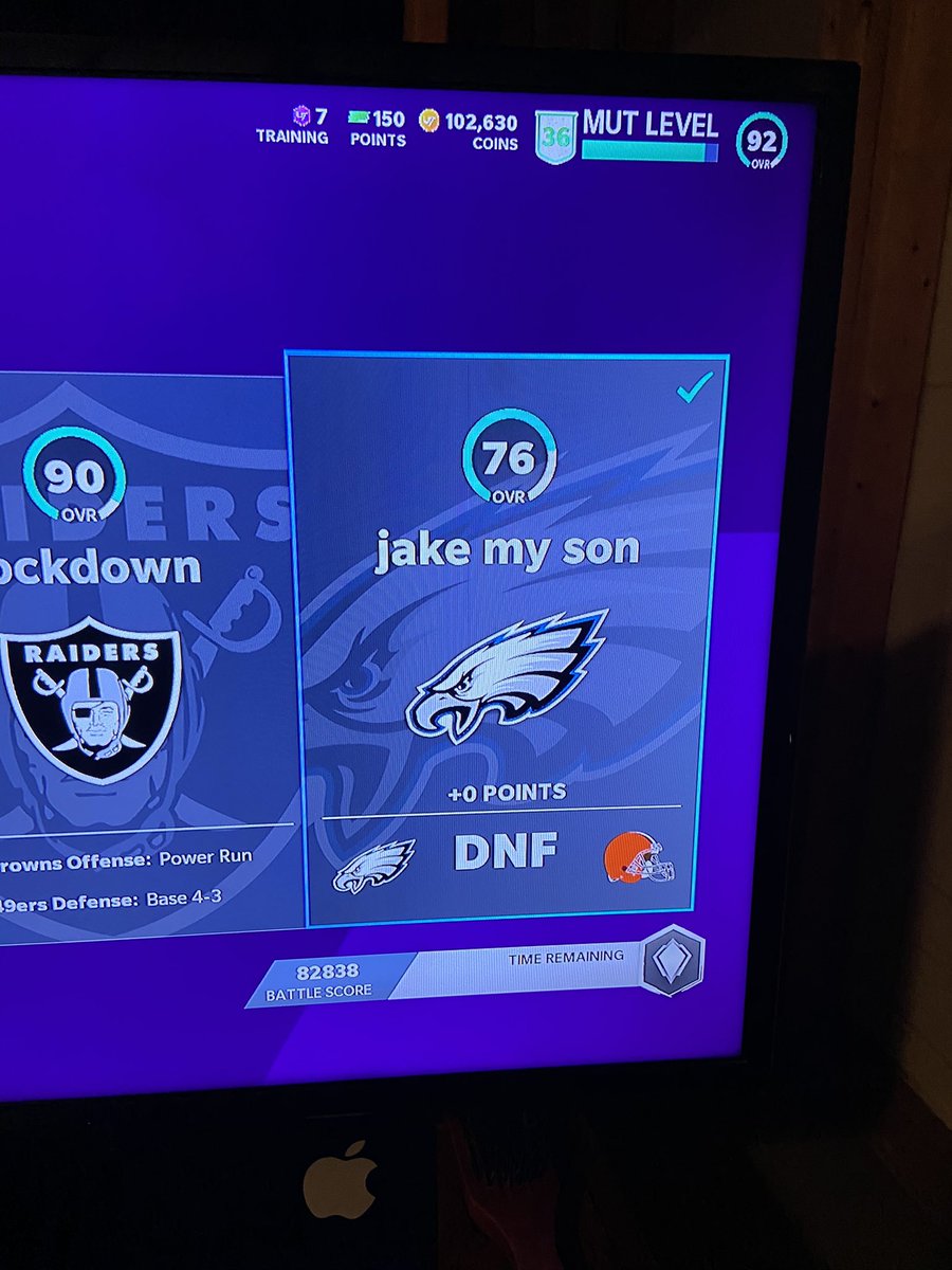FluffyJ216's tweet photo. @EASPORTS_MUT this is the third time in the last two weeks that I finish a game and when I hit finish game your trash servers fuck me 

And no it’s not my connection I cuz I played the first 5 games just fine 

Fix your shit https://t.co/ofV4SQhM3l
