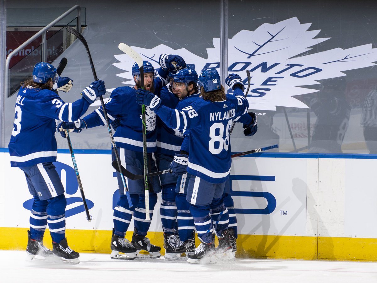 MapleLeafs's tweet photo. 🎶 We gotta get right back to where we started from 🎶

#LeafsForever https://t.co/VO5EnmB7pU