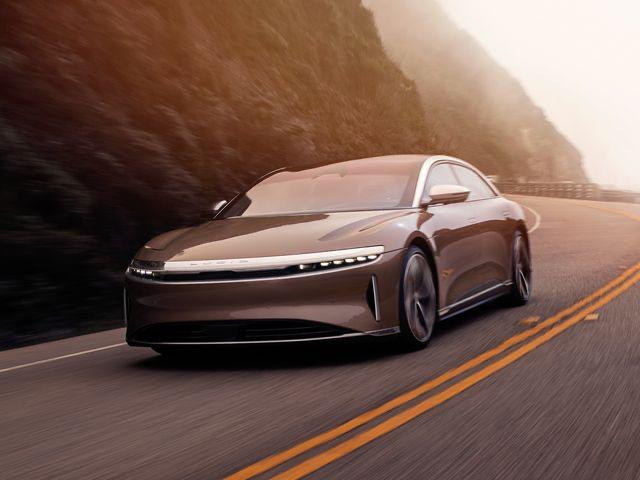 Lucid AirLucid Air is the first car by  @LucidMotors which is set to release in the summer of this year. Air will have four different variants starting from 69,900 USD which will have up to a 503 MILE RANGE.