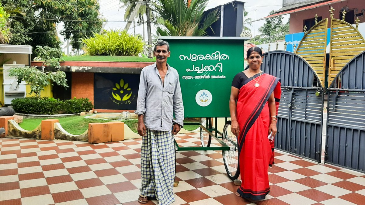 Prarthana_org's tweet photo. 'A hand lend for one, should benefit the whole community 

allotted Safe vegetable cart to one of our member, as an income generation source.

#Safevegetable  #Entrepreneurship #supportsmallbusiness #employment #vegetablecart https://t.co/lVnrZk1vgW
