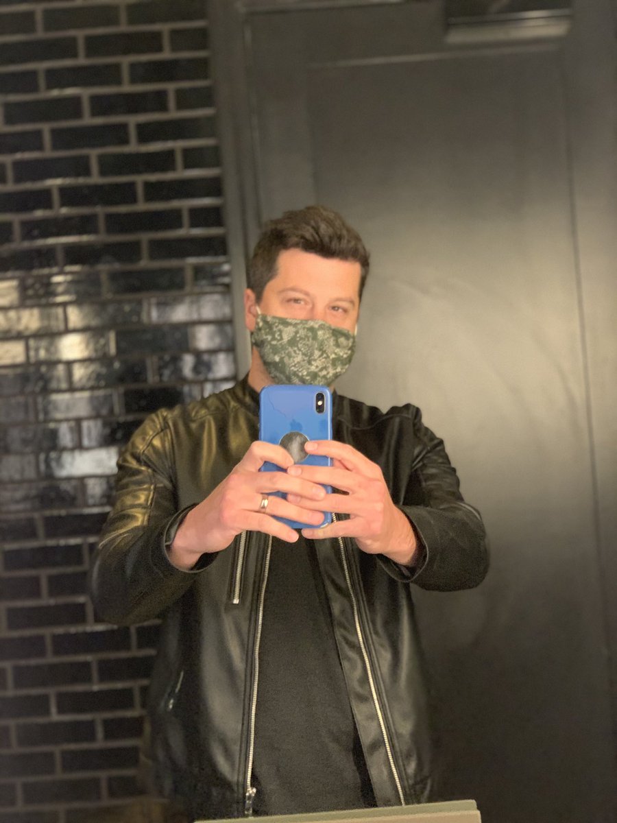 EricDoddMusic's tweet photo. Absurd Selfie Day 😂 #selfie #absurdselfie #jokes #igotjokes #ericdodd @dreamhotelNASH https://t.co/jZC7tRL6nl
