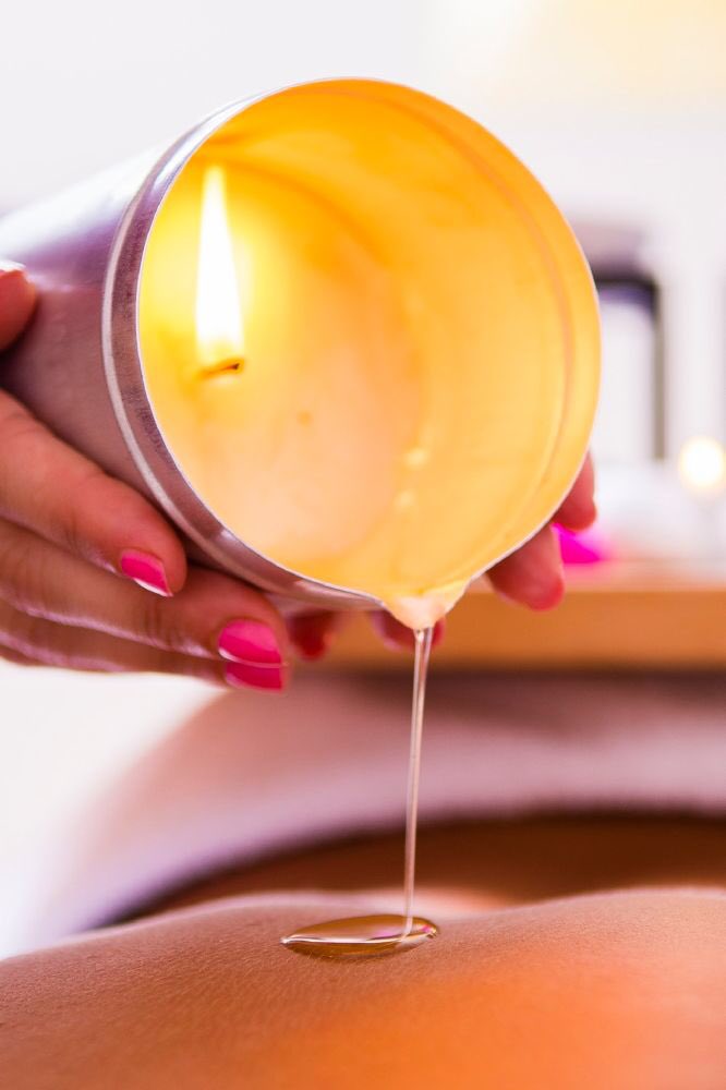 Jeddahmassagee's tweet photo. Wax massage                                            مساج بالشمع https://t.co/YEG1ylCIYr