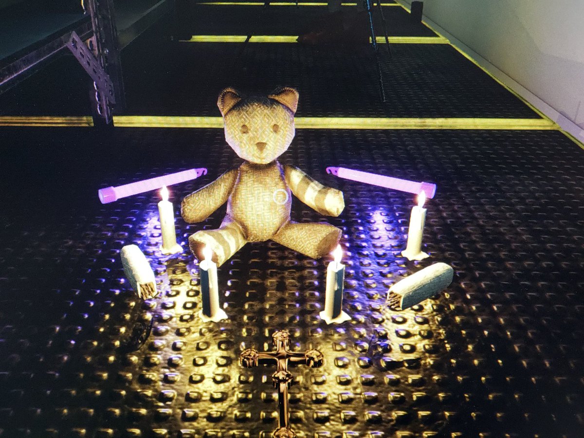 alexhay64's tweet photo. Hunting ghosts? 
Nah
Give the teddy bear a spooky photo shoot? 
Hell ya
#Phasmophobia https://t.co/B6UDmcFMMJ