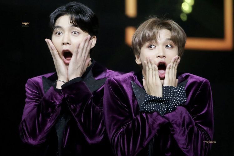 privehyck's tweet image. on another episode of johnny and haechan doing the same thing but in different sizes :