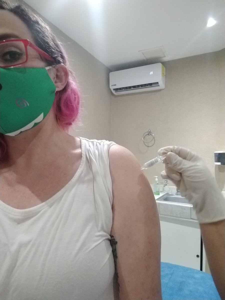 alaurita's tweet photo. Listo #Inoculada
Con la suerte que me cargo a ver si no me sale placebo 😂

Ustedes disculparán, pero estoy MUY emocionada por estar participando en este protocolo #CanSinoBIO #Fase3 #Covid19 https://t.co/Hmnsy4JlGg