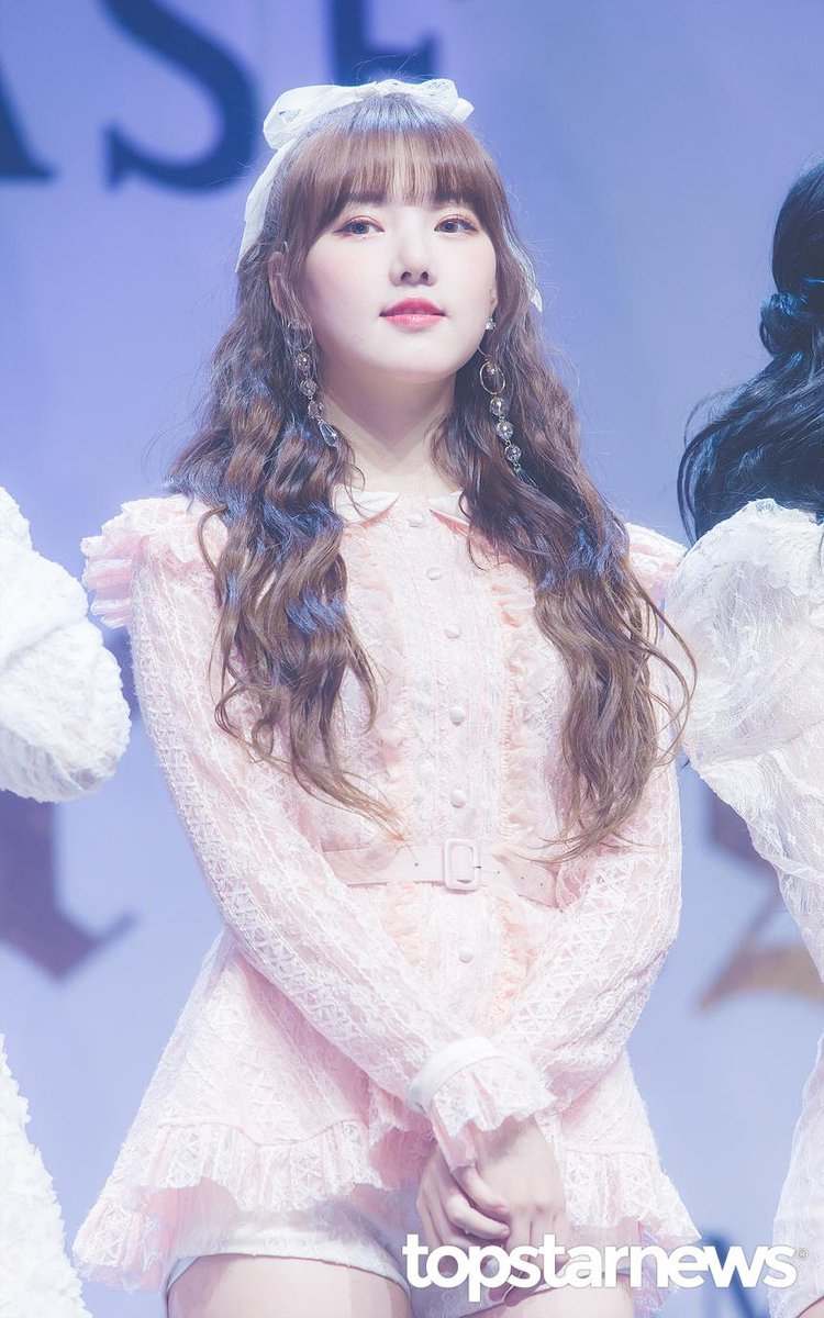 SinBNeck's tweet photo. #TodayYerin 190114 @GFRDofficial YERIN
Comeback Showcase - The 2nd Album
#Time_For_Us ☀️ #해야 (#SUNRISE)
#예린 #YERIN #정예린 #イェリン #옌니
#GFRIEND #여자친구 https://t.co/b1Za3TkfrR