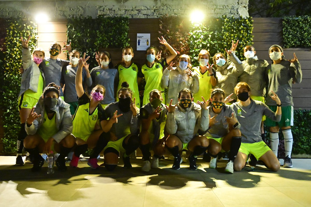 clubleonfemenil's tweet photo. Equipo = Familia 💚
¡Buenas noches! 😴
#RugeConEllas 🦁 https://t.co/Xi6srnPGzo