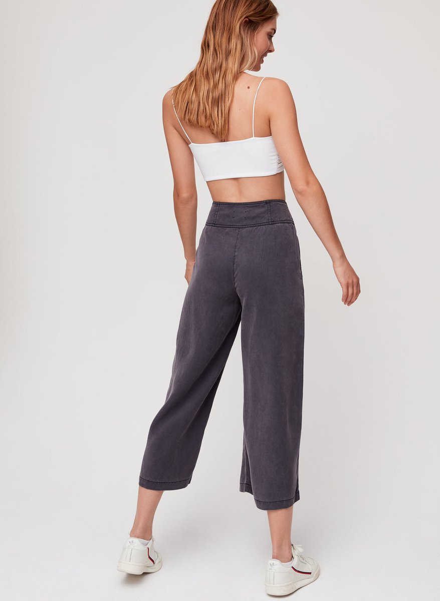SamJeggs's tweet photo. Samantha fit featuring frozen and an actual style of pants on Amazon for $60 https://t.co/ZWEej3Hs38