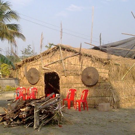 The third type is made entirely out of ‘nora’ over a bamboo structure. In some parts of the state there is no practice of ‘meji’ but the ‘bhelaghar’ itself is set on fire the next day.EOT