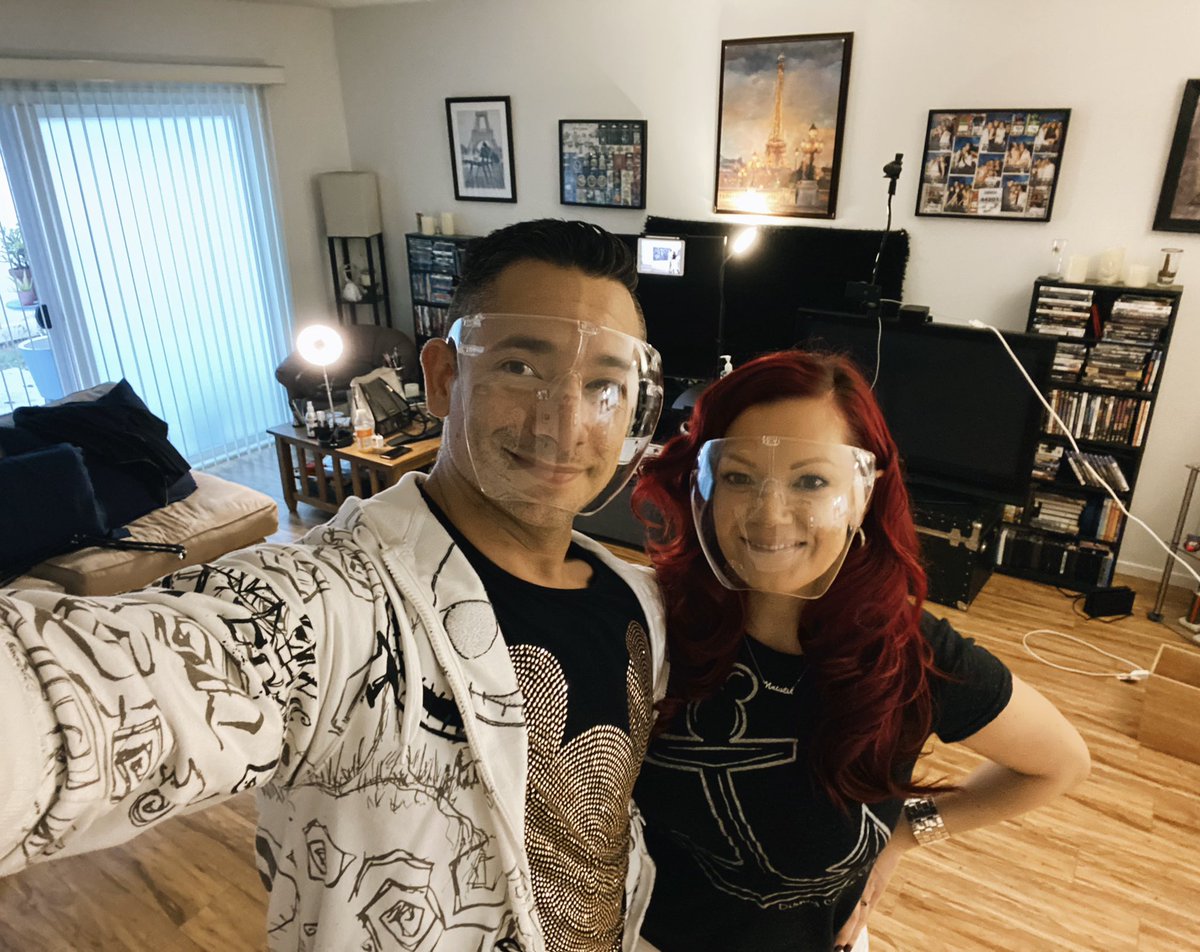 It felt great to play in my makeshift production studio/living room with Natalia! 
2021 is gonna be an exciting year!!!
✨🕺🏼➕💃🏼✨= 🥰

Let’s all make this year a better one. 
I certainly plan to 😉

#ShouldntBeHard 
#Grateful #Excited #Motivated #Unstoppable #WillemAndNatalia