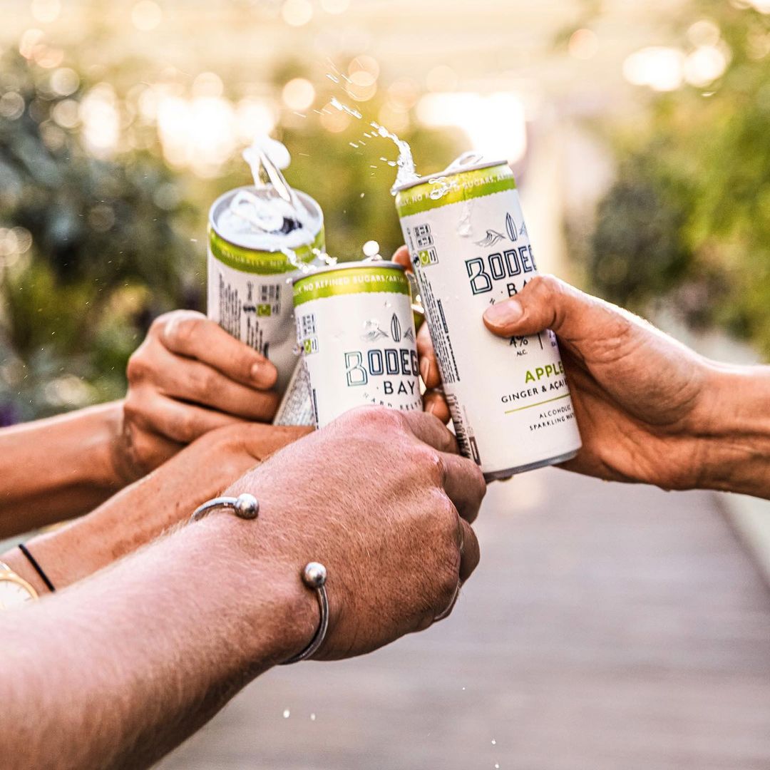 No need for a #DryJanuary when you can enjoy a splash of Summer with a refreshing guilt free Bodega Bay! 😉✌️
⠀
Low calories with no refined sugars or artificial sweeteners, naturally. Vegan, gluten-free and intensely refreshing 💚