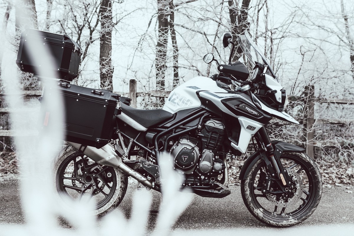 UKTriumph's tweet photo. To all the brilliant critical and key workers commuting in all weathers, thank you.

Share with us your #allweatherrider commuting pictures.

Images by S.Barham https://t.co/nMyc9klDR6