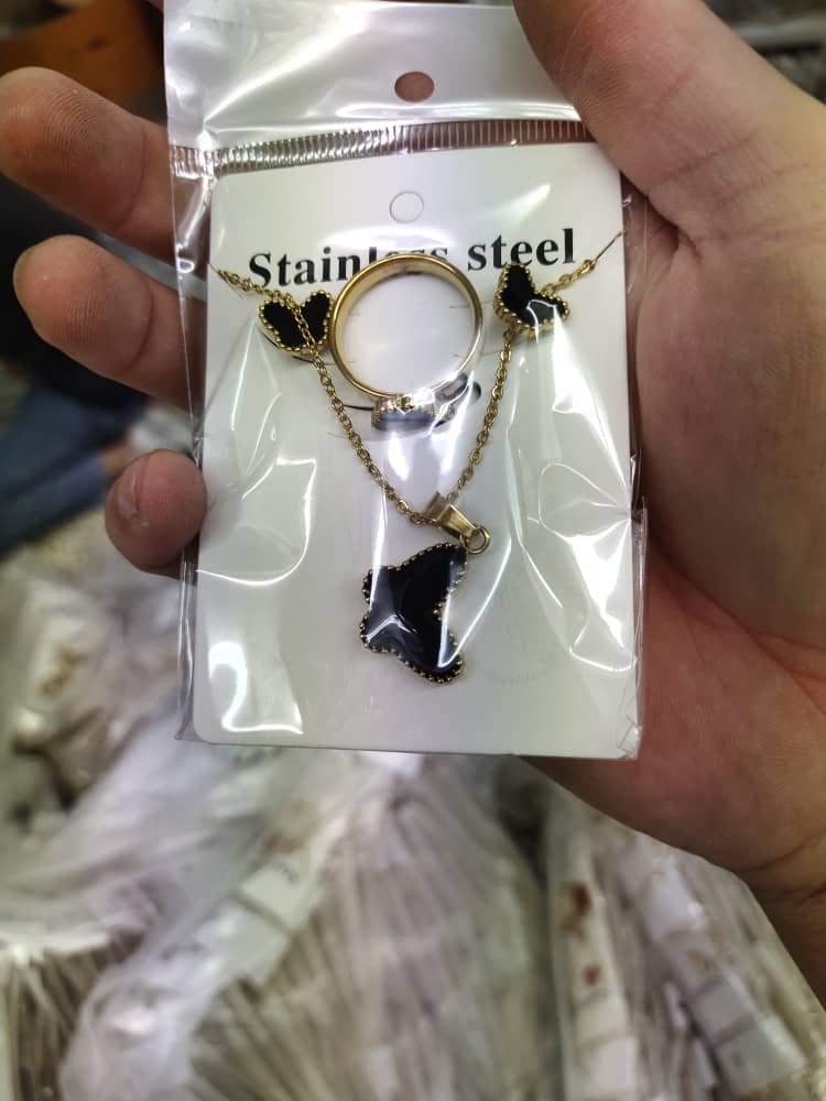 dom_accessories's tweet photo. 3in1 piece
Old price N2500
30%OFF N1750 https://t.co/ujIVkWXQLl
