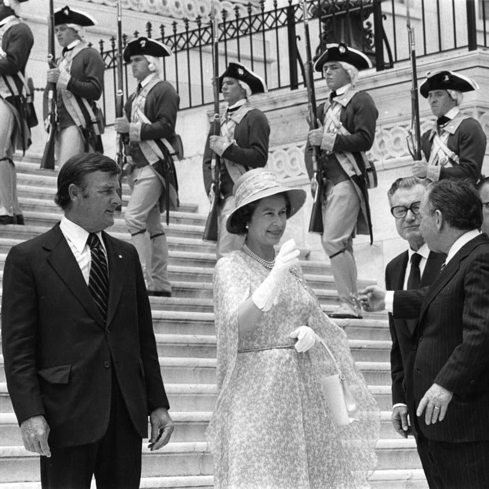 NostalgiaBooks's tweet photo. HM the Queen at the US capitol in 1976, HM was accompanied by (then) Vice-president Rockefeller https://t.co/DClWidi54i