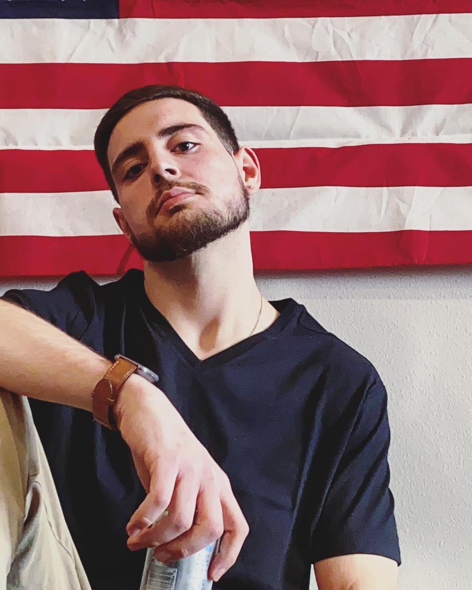 JenLechuga's tweet image. Happy Happy Birthday @JosephLechuga! Have a great day!💕