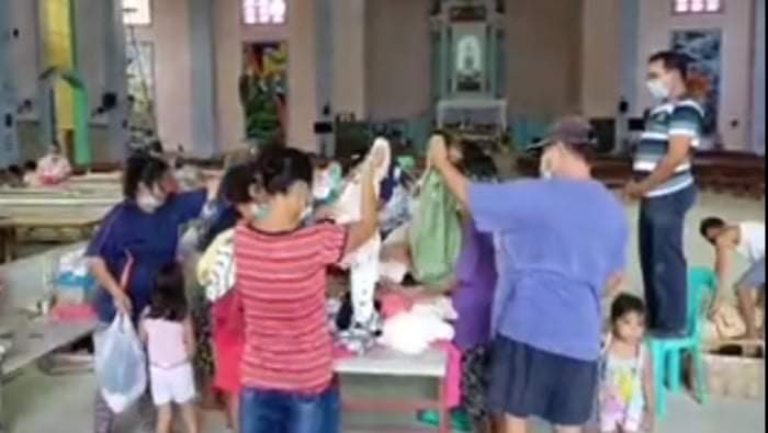 Most of the pre-owned items were collected by the Vanguard Scouts of La Carlota City, who joined us in the relief drive.  #ADNCares BuligParaSaNegros
#ALDUBatADN287Weeks