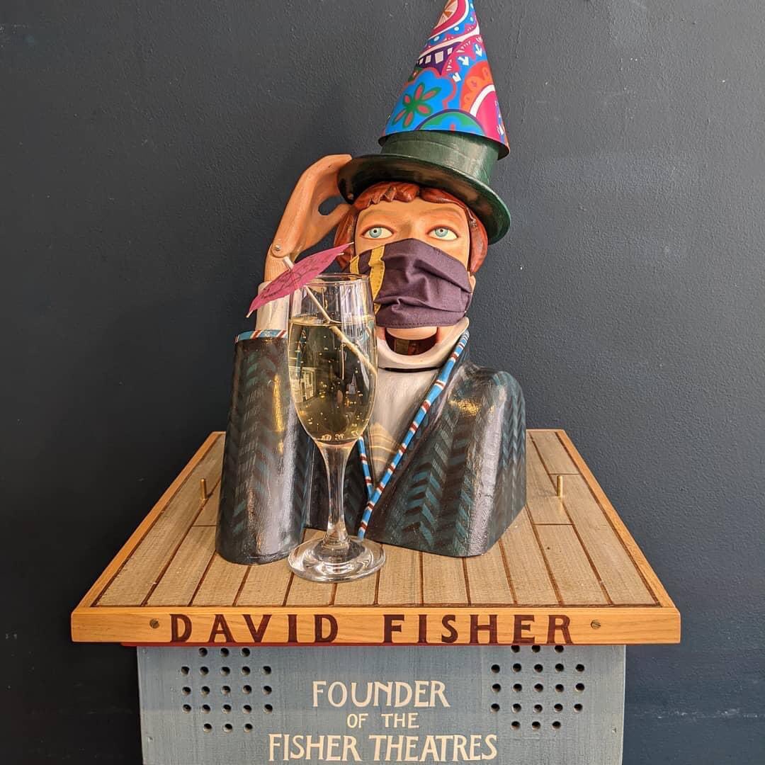 Happy happy birthday to our wonderful Artisic Patron @lukewrightpoet from all of us at the Fisher! Catch Luke’s new show: THE BALLAD SELLER on YouTube on Tues 19th January, 8pm. Link below:
youtu.be/ENMkOXrBMXw

Pay what you can afford on my ko-fi link.
ko-fi.com/lukewrightpoet