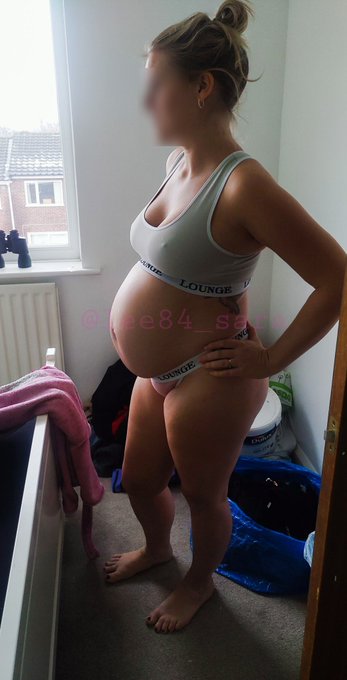 1 pic. On or off guys? #britishmilf #30plus @Pregnant_desire @_SexyPregnant @MilfsnCum https://t.co/