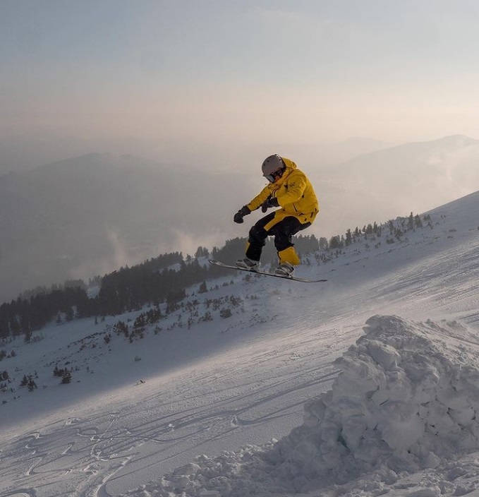NovgorodRus's tweet photo. Seven-fold snowboarding champion of Russia Alexey Sobolev is now Novgorod brand #VERSTA ambassador! It would enable the brand to move to a new level, and the region to present local products on a nationwide and international scale.

#snowboarding #outwear https://t.co/Ids8xdcW7Q