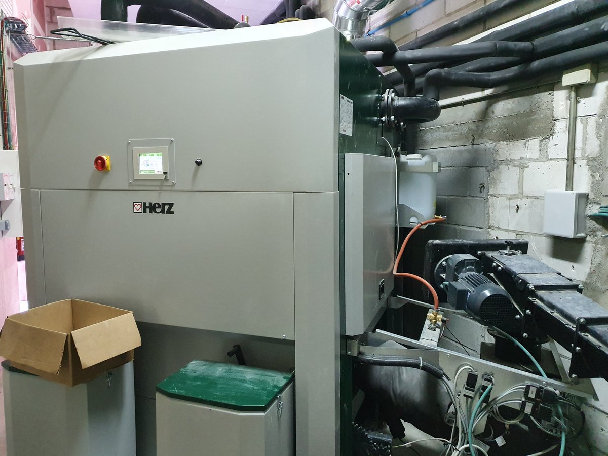 🟢Un nou pas cap a l'ús d'energies renovables amb la posada en funcionament de la caldera de biomassa de la zona esportiva cutt.ly/5jQVp65 #CorberadeLlobregat