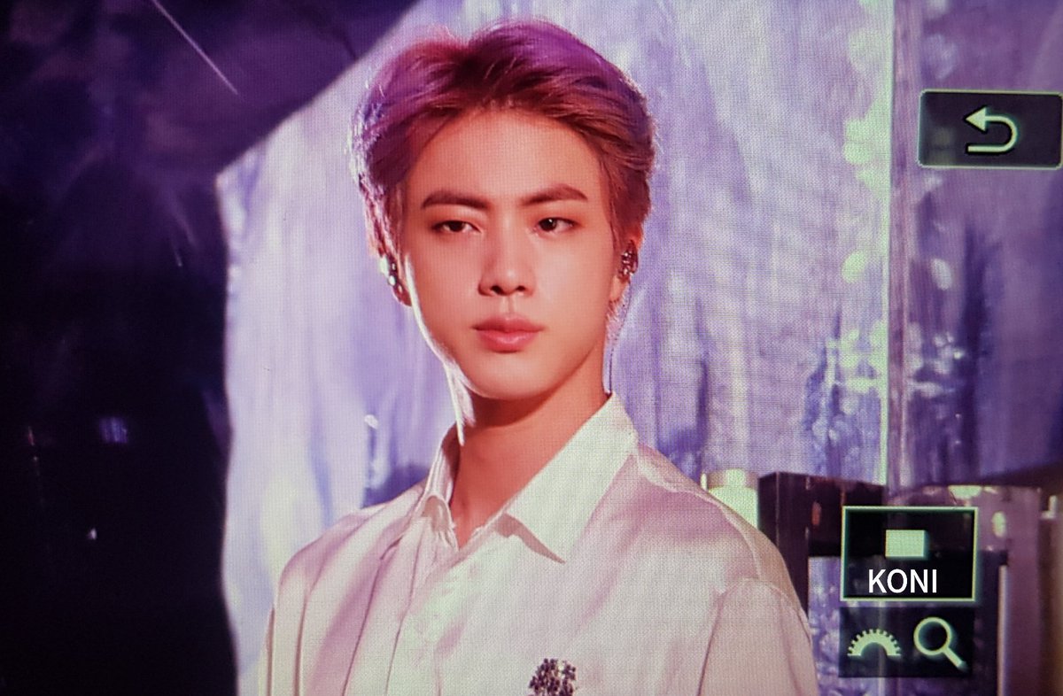 seokjin’s doll face - a thread