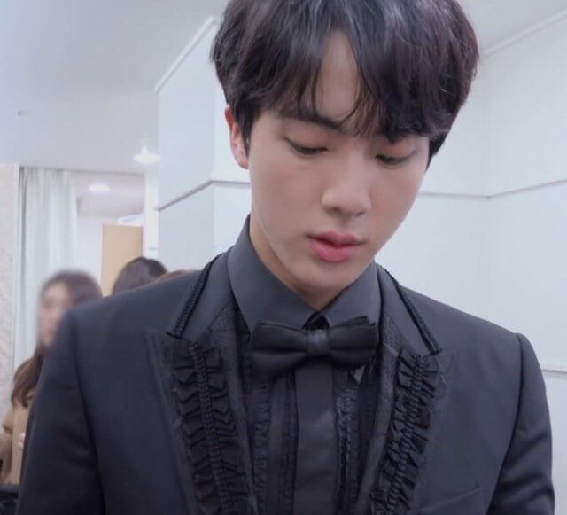 seokjin’s doll face - a thread