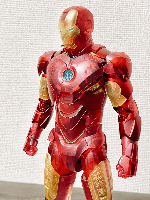 アイアンマンホログラフィックverとても綺麗…クリア装甲たまらん 