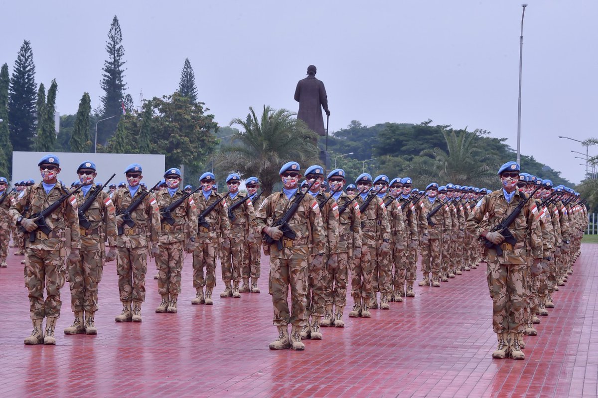 Puspen_TNI's tweet photo. Upacara pemberangkatan 850 prajurit TNI yang tergabung dalam Satgas BGC TNI Kontingen Garuda XXXIX-C MONUSCO di  Plaza Mabes TNI Cilangkap.
#tni #puspentni #satgas #konga
https://t.co/j7jqbGfXKD https://t.co/BUEh3STT4d