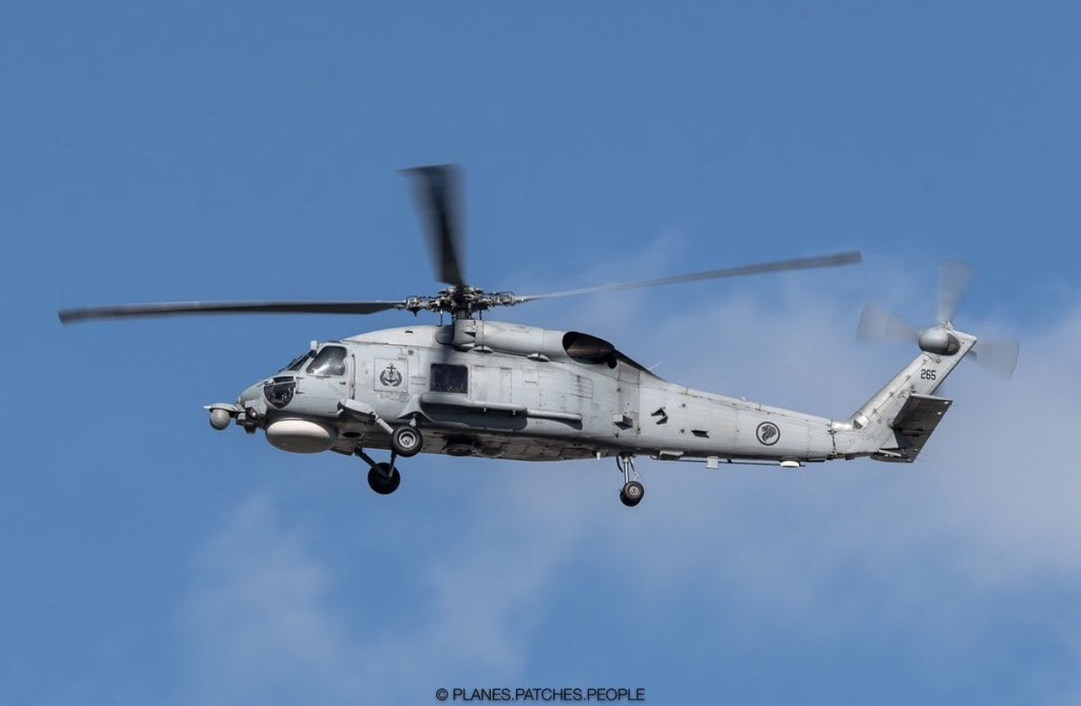 No grey clouds today, just our beautiful grey copter! Have a great evening ahead, Singapore! ⛅️
.
📷: planes.patches.people
Seahawk Saturday. Our very own naval aviators. https://t.co/p9zZXA6210