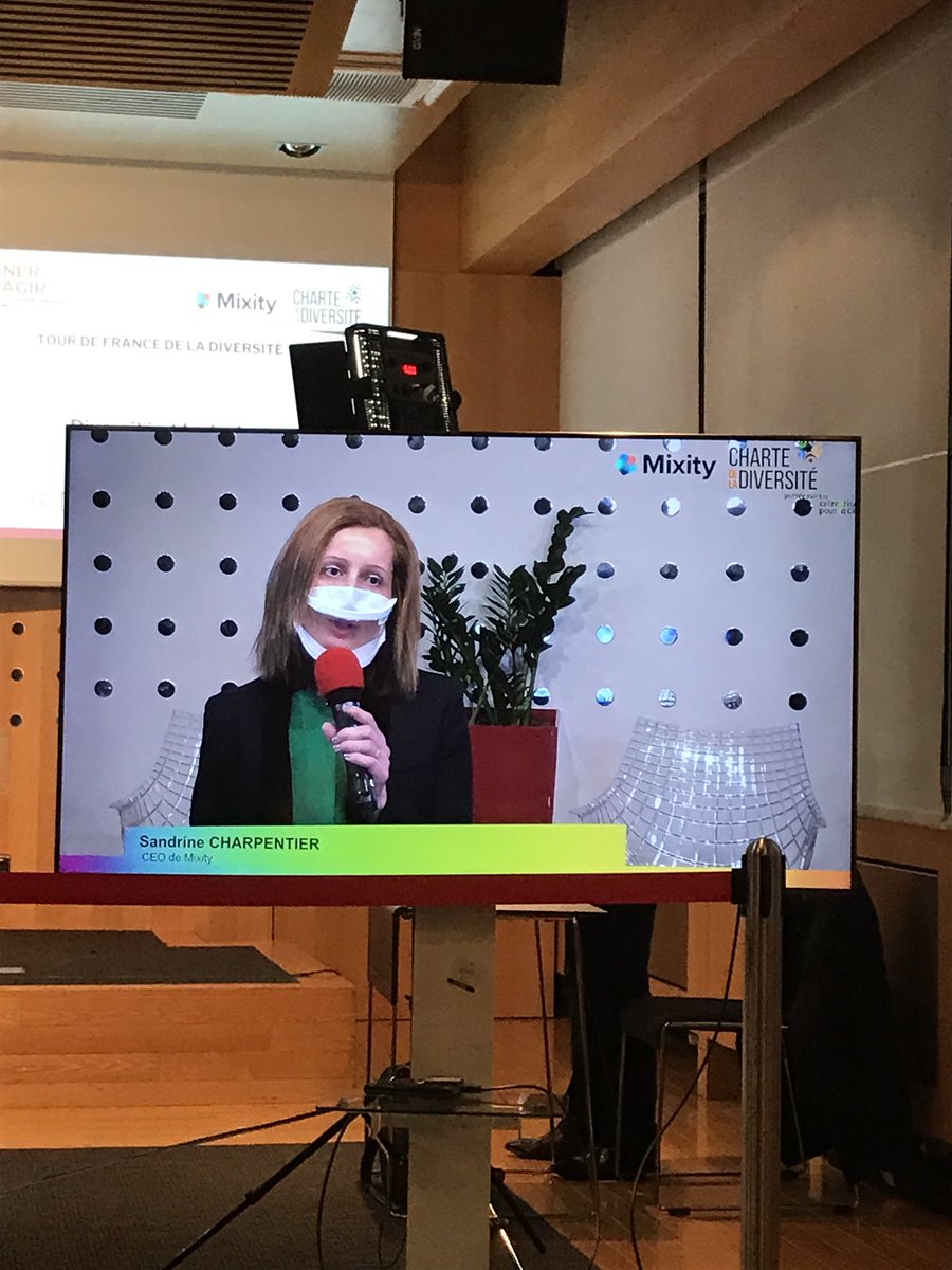 MedefPDL's tweet photo. Le faire ensemble, une réponse à la crise que l’on traverse #diversite #inclusion nous dit @SandrineSCC fondatrice de l’outil @Mixity_co #nclusion #eagalitedeschances « la diversité et l’inclusion sont au centre de l’entreprise du futur » donc action ! https://t.co/uit4c9JSZX