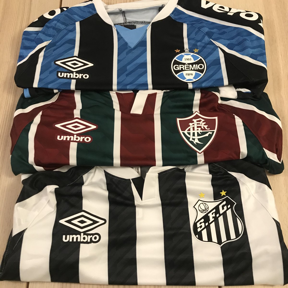  #FootballKitMemories has gone and got a Brazilian. Wanna see my strip?? 