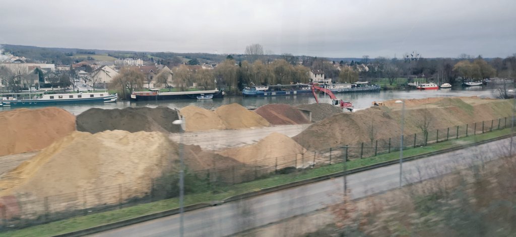 Kristellfresne1's tweet photo. Bonjour
N'oubliez pas de prendre soin de vous et de vos proches.
La vie est trop courte pour être gaspillé
La vie est un bien trop précieux pour être oublié, négligé, abandonné.
D'où que vous soyez, sachez qu'être c'est déjà devenir !
#JournalismeHumain
Je serais auprès de vous https://t.co/oAeKIddqKr